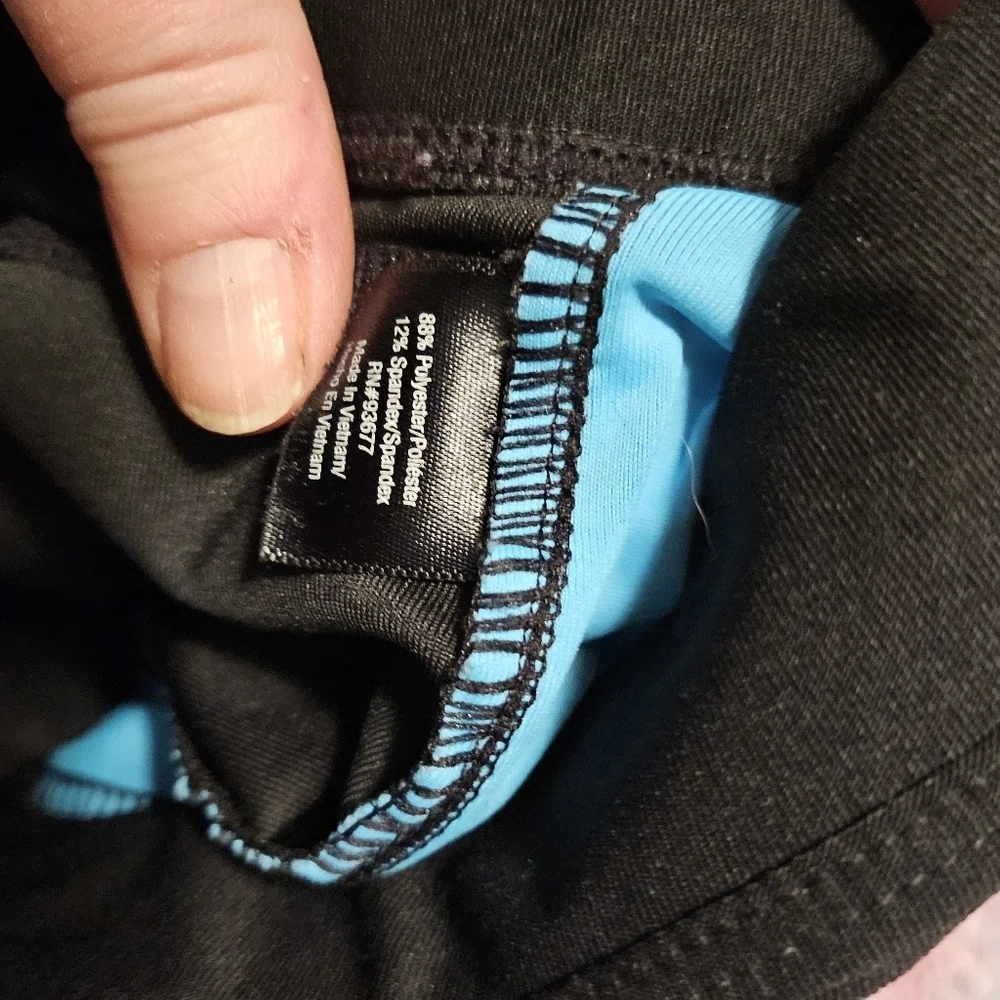 EUC Xersion Capri Leggings, Black With Blue Stripe - Size Large - Picture 5 of 5